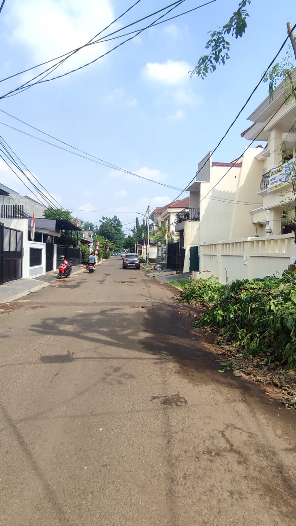 Rumah Baru Hoek 2 Lantai ,Lokasi Ok di Taman Alfa Indah