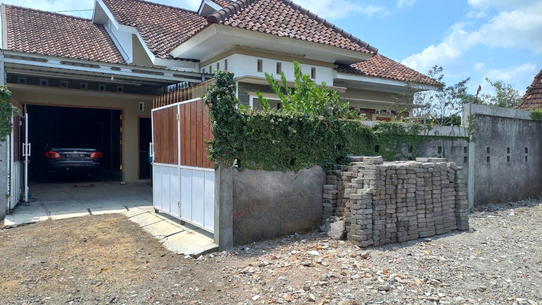 Rumah Siap Huni Cocok Untuk Keluarga Dan Investasi di Maguwoharjo 