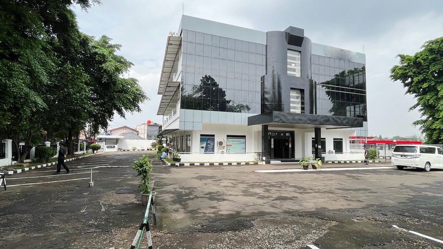 Gedung Siap Beroperasi Di Jl TB Simatupang Pasar Rebo Jakarta Timur