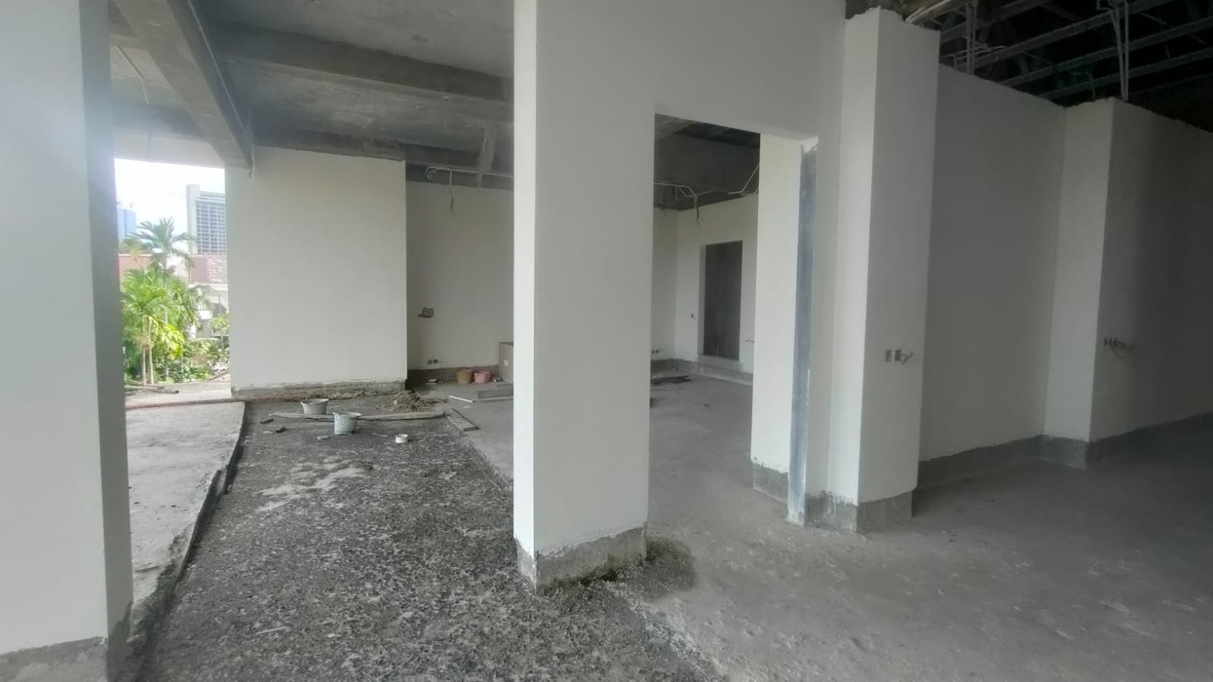 Rumah baru, tinggal finishing, sangat kokoh dan mewah pondok indah, jakarta selatan