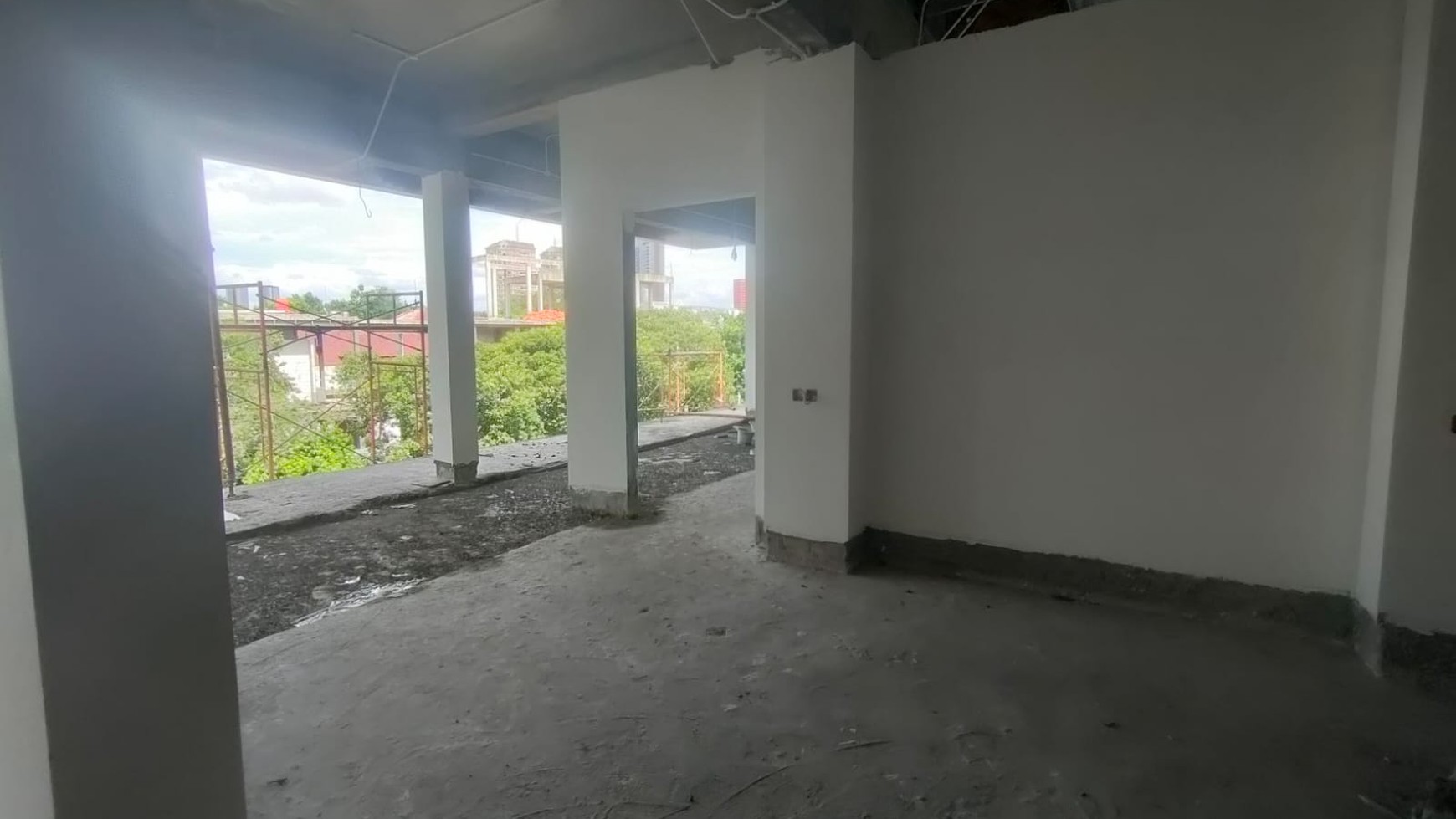 Rumah baru, tinggal finishing, sangat kokoh dan mewah pondok indah, jakarta selatan