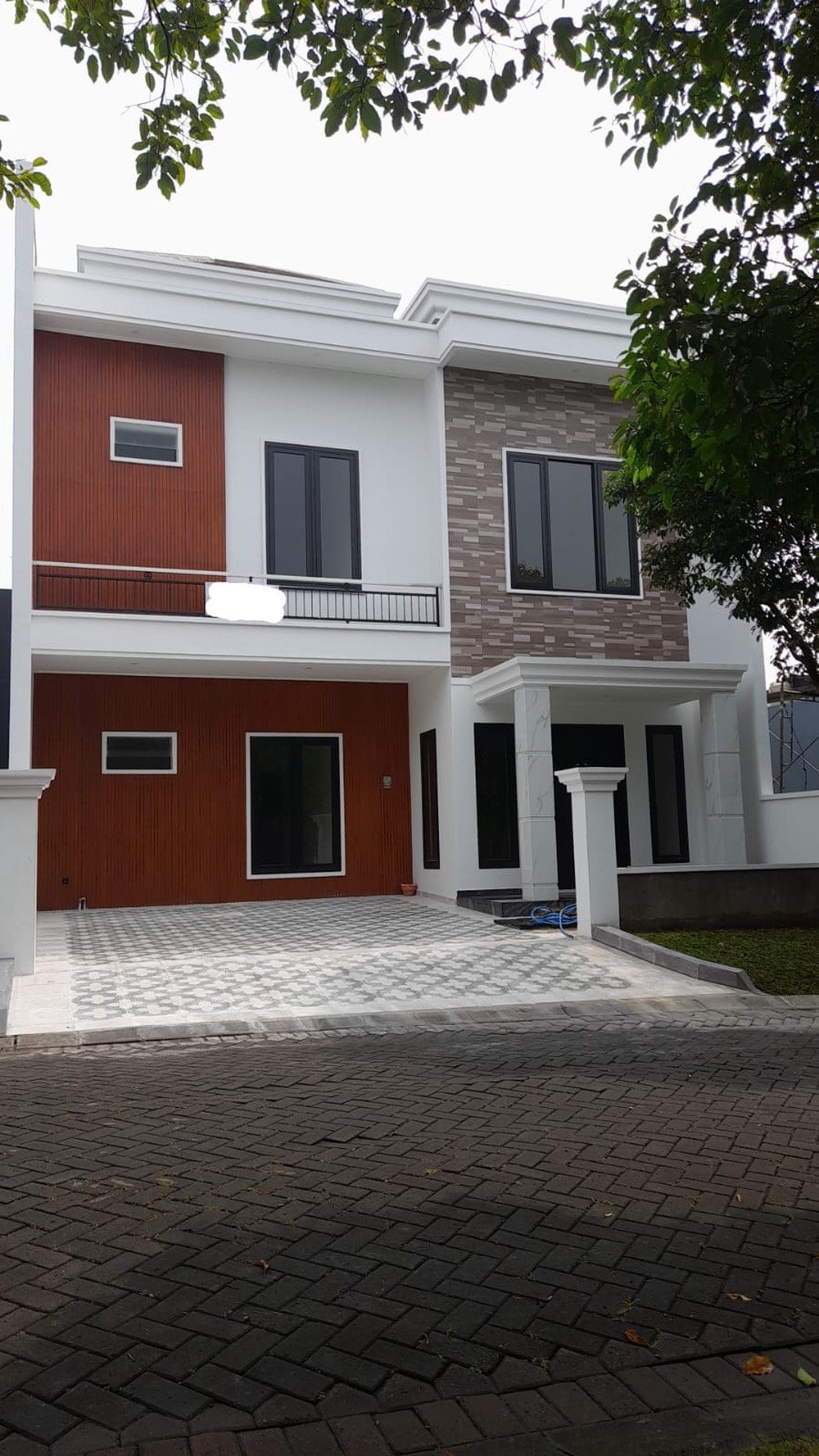 New Gress Siap Huni Rumah Eastwood Citraland Surabaya Barat