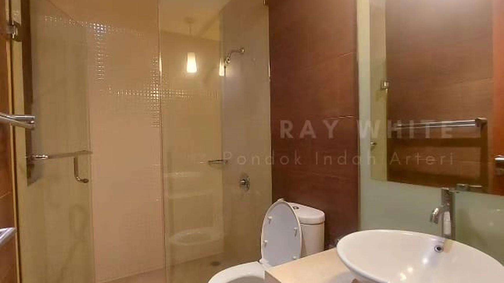 Townhouse mewah dan nyaman di kemang jakarta selatan