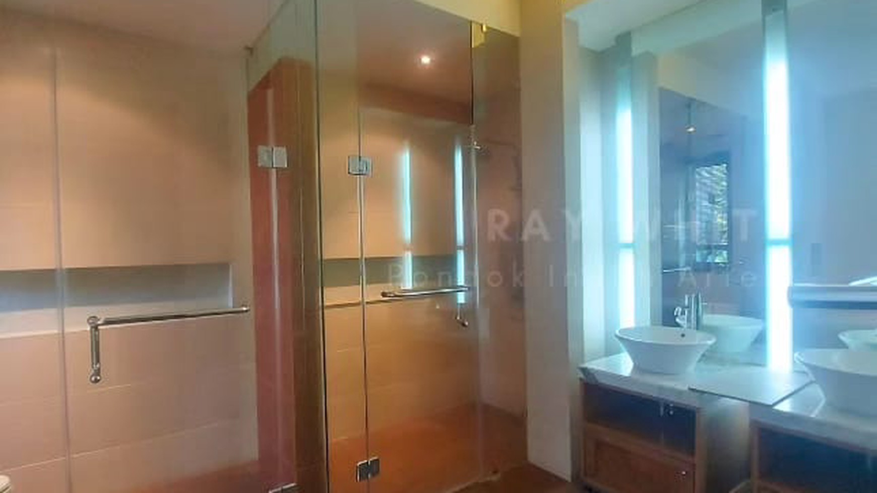 Townhouse mewah dan nyaman di kemang jakarta selatan