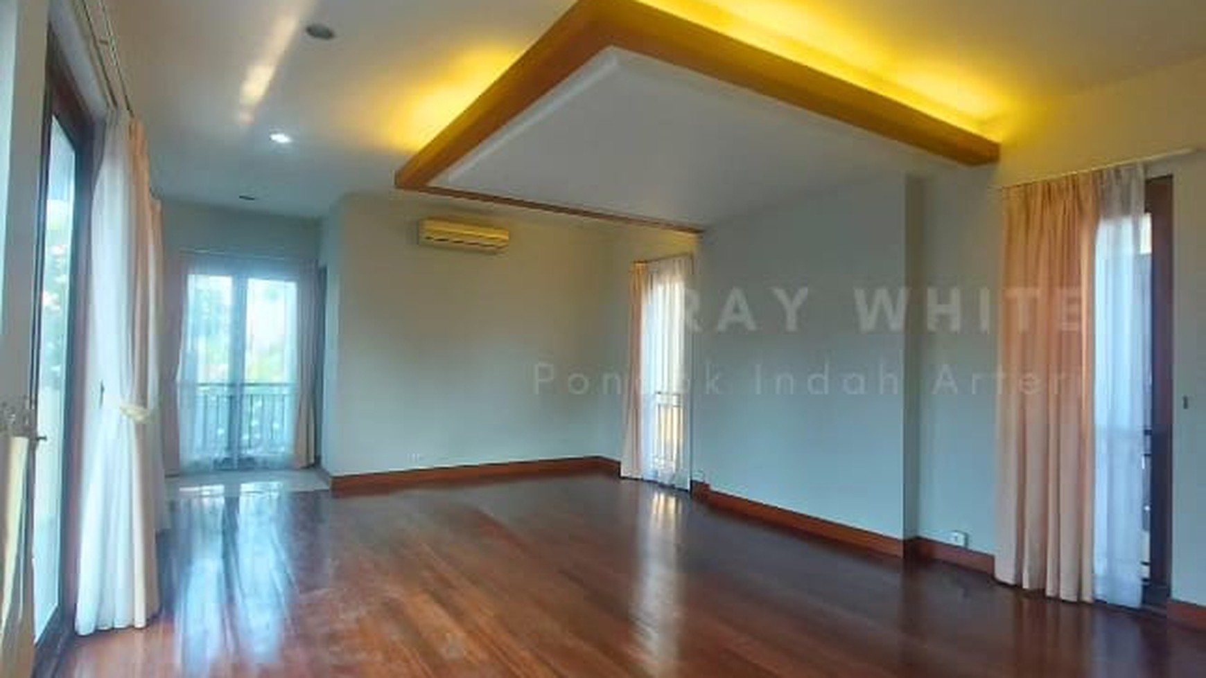 Townhouse mewah dan nyaman di kemang jakarta selatan