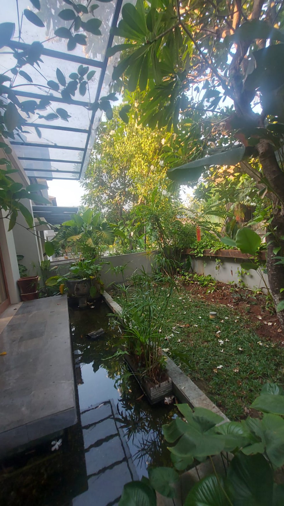 Townhouse mewah dan nyaman di kemang jakarta selatan