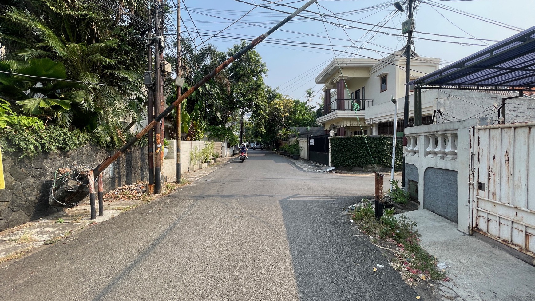 Komplek Mpr Cilandak, Luas 385 Meter, Rumah Vintage, Lingkungan Bagus