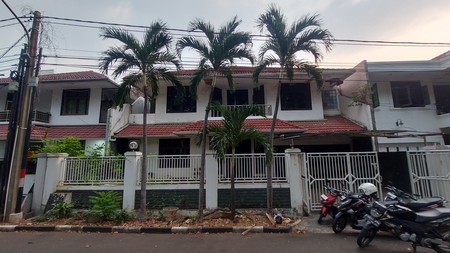 Rumah siap pakai di Boulevard Gading Kirana, Kelapa Gading Barat