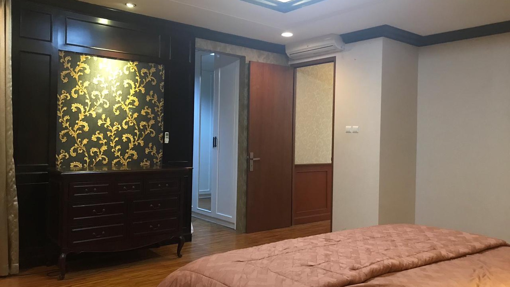 Luxury house in Kemang area ready for rent