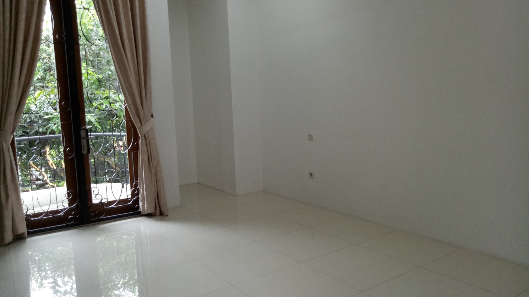 Luxury house in Kemang area ready for rent