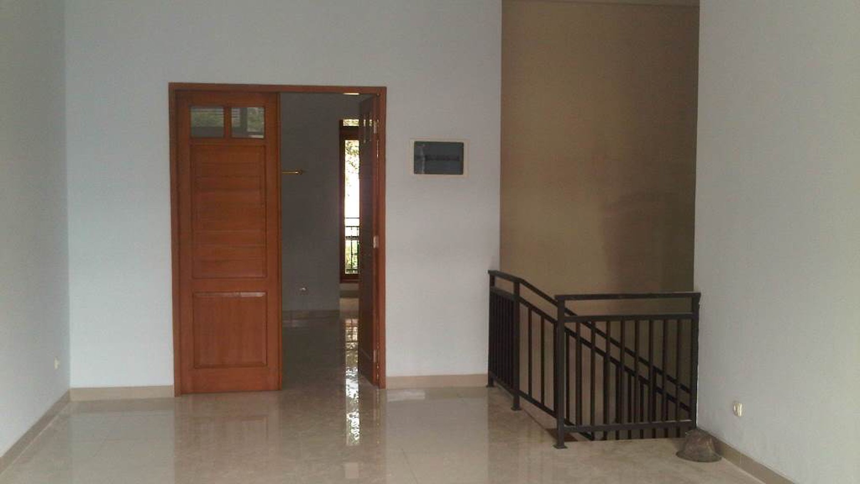 Beautiful and comfort house at Kemang, South Jakarta, a great place for a family to stay, is ready to rent