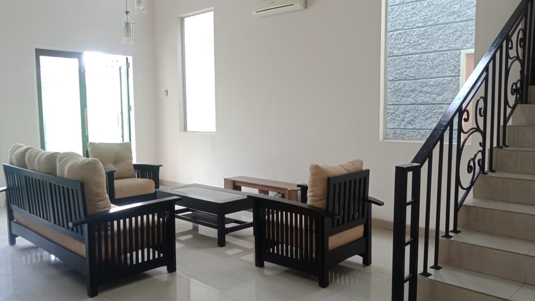 Classic house in Kemang area ready for rent