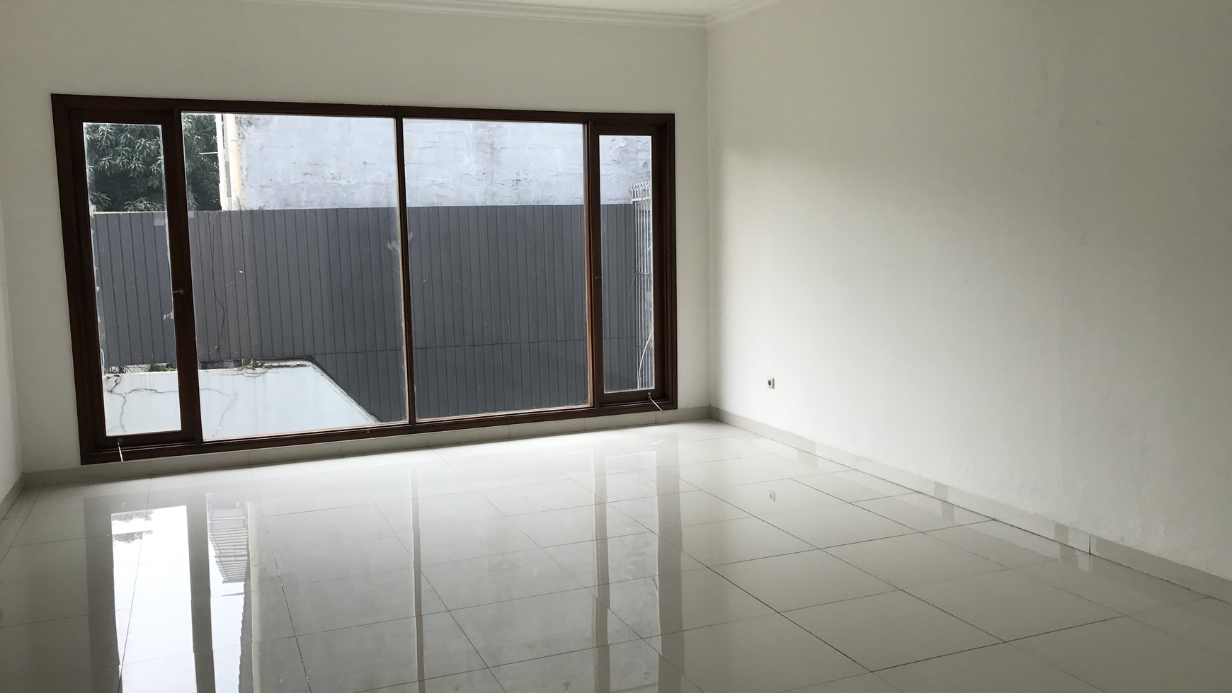 Beautiful Townhouse For Rent at Kemang