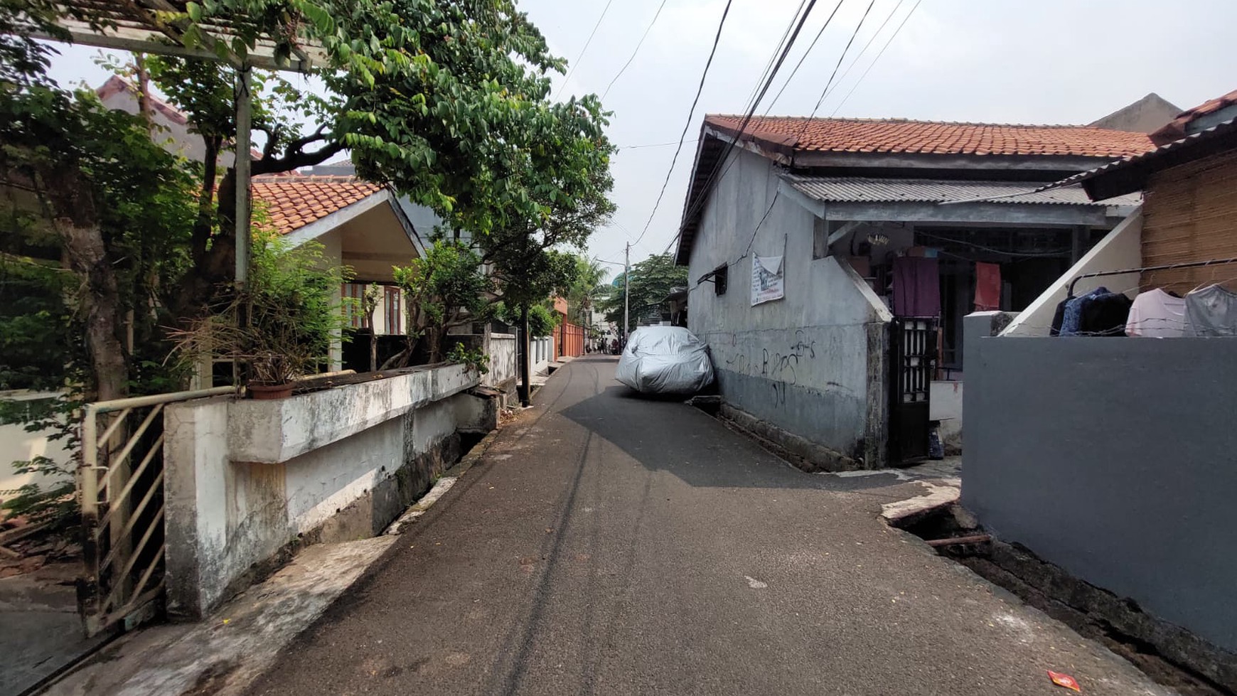 Rumah Lokasi Strategis Berada ditengah Kota dan Lingkungan Asri @Kebon Jeruk