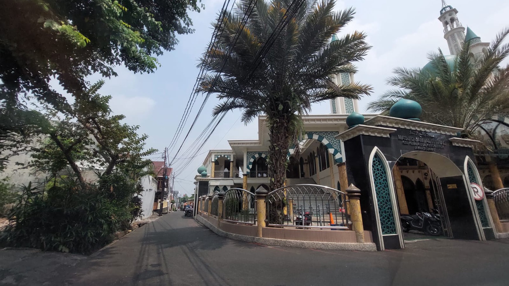 Rumah Lokasi Strategis Berada ditengah Kota dan Lingkungan Asri @Kebon Jeruk