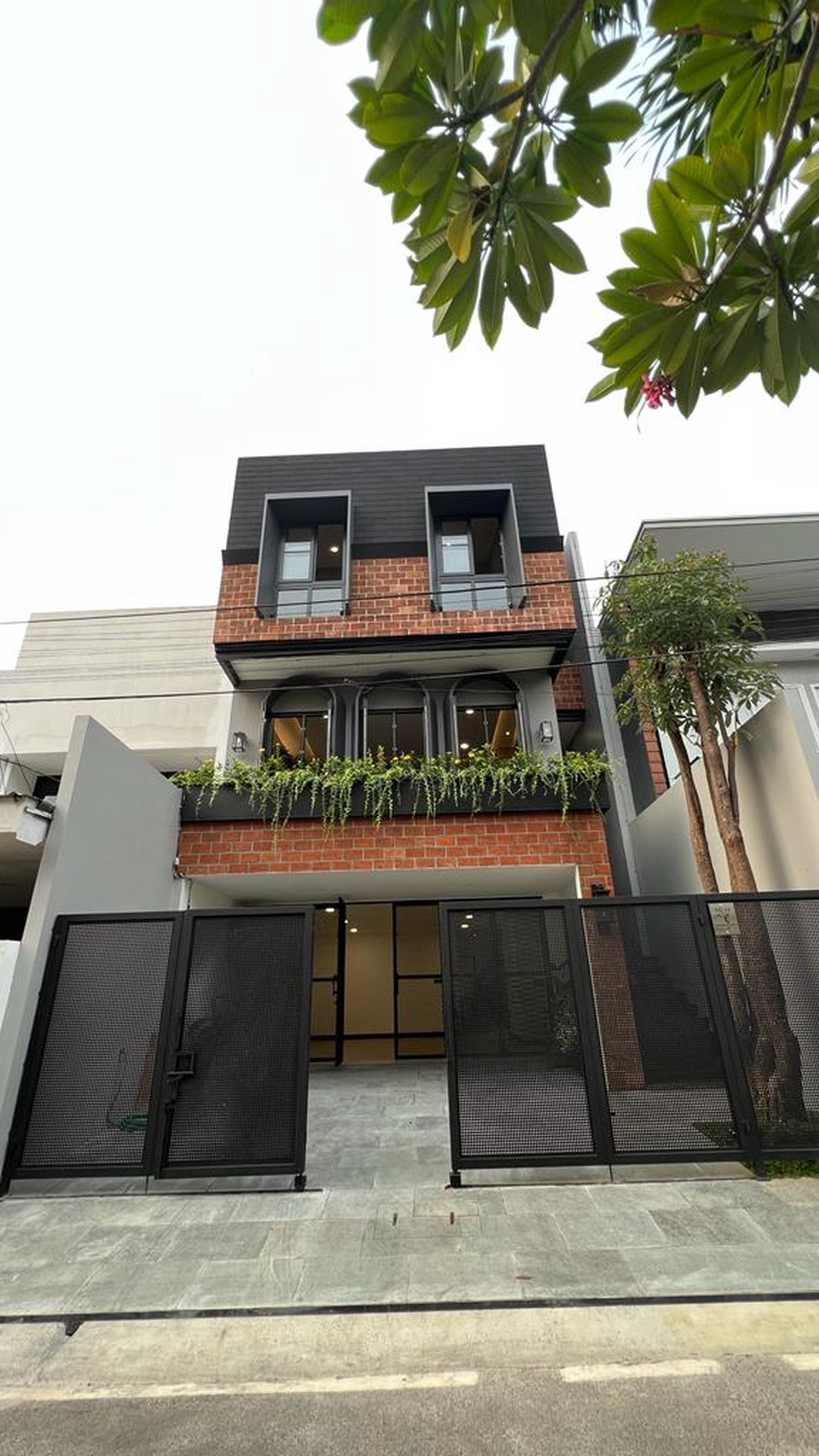 Rumah Bagus Brand New Di Jl Pinang Nikel, Pondok Indah, Jakarta