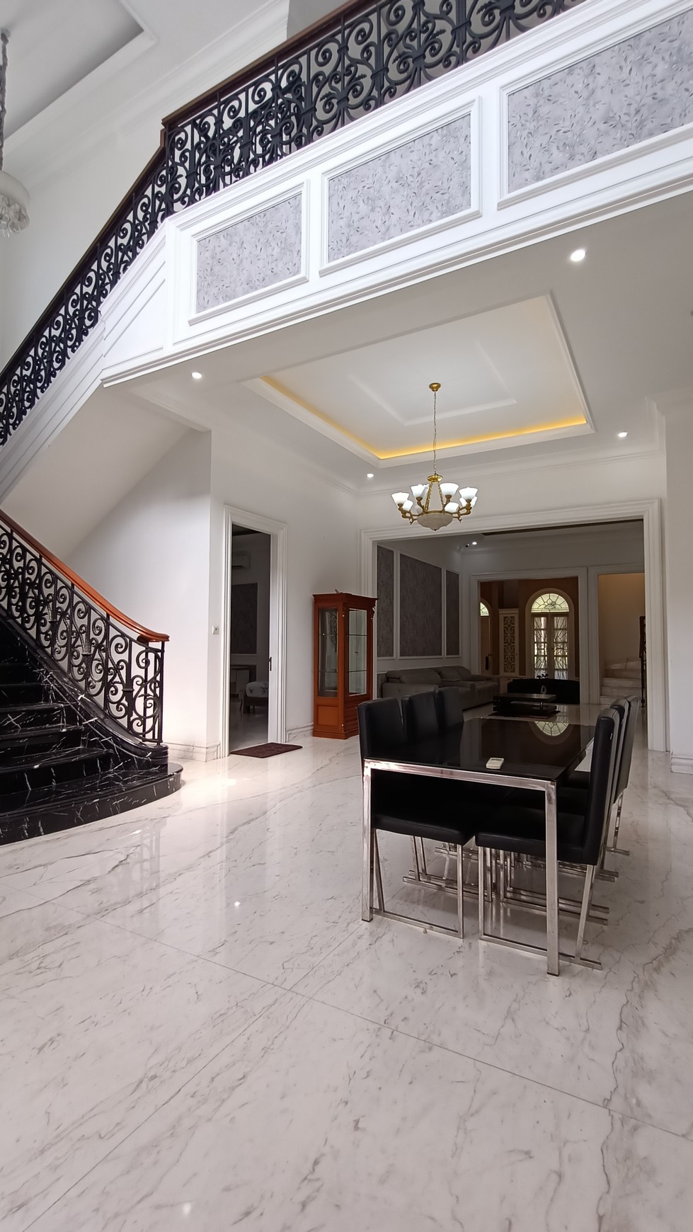 Luxury House in Primary Area, Pondok Indah South Jakarta 