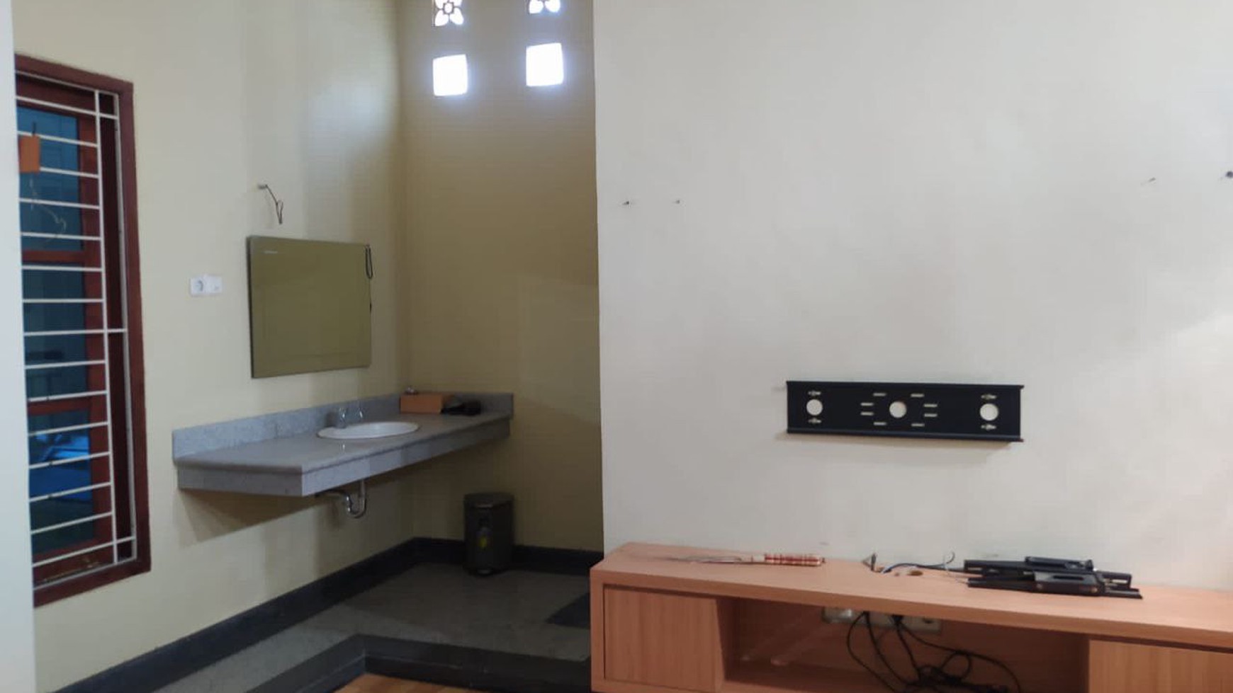 Dijual Rumah Hook Bagus Babatan Mukti Wiyung Surabaya