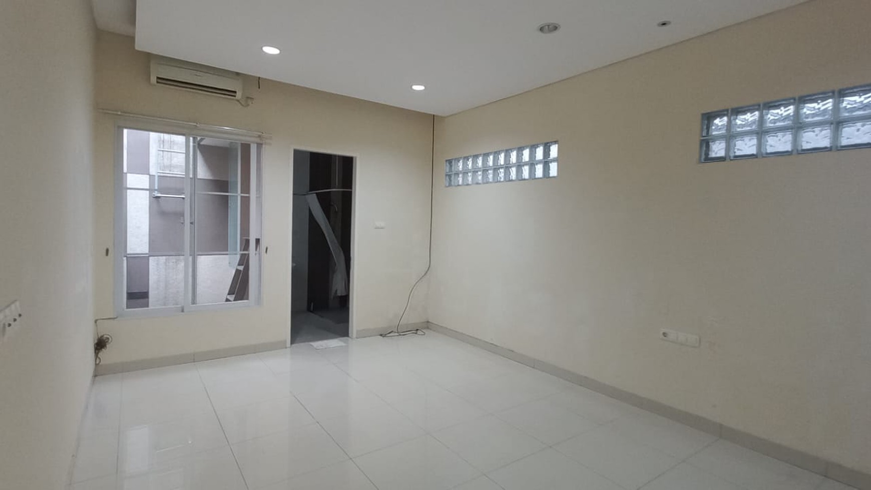 Rumah Minimalis 2 lantai Sayap BKR, Bandung Kota