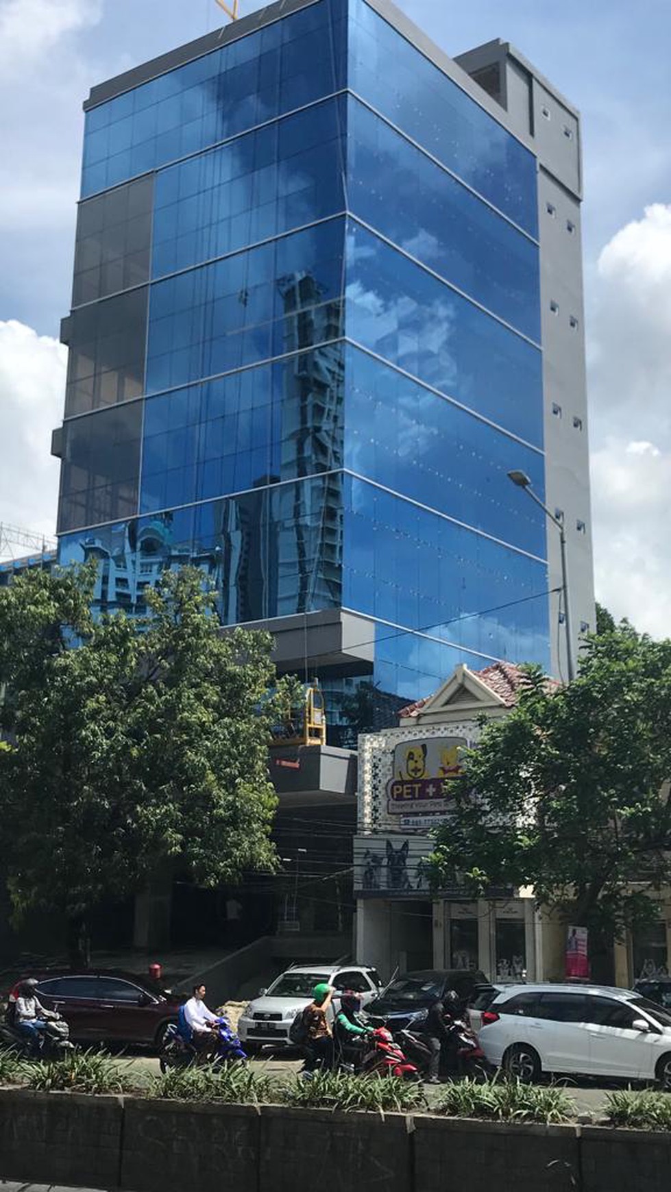 Dijual Gedung 8 Lantai Jakarta Pusat 