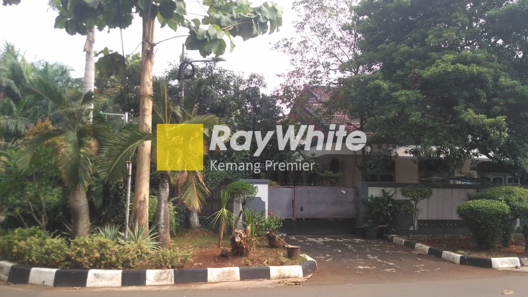 Rumah 2 Lantai, Bagus, Sertifikat Hak Milik, IMB Dan PBB, Di Jalan Delman Raya, Kebayoran Lama, Jakarta Selatan