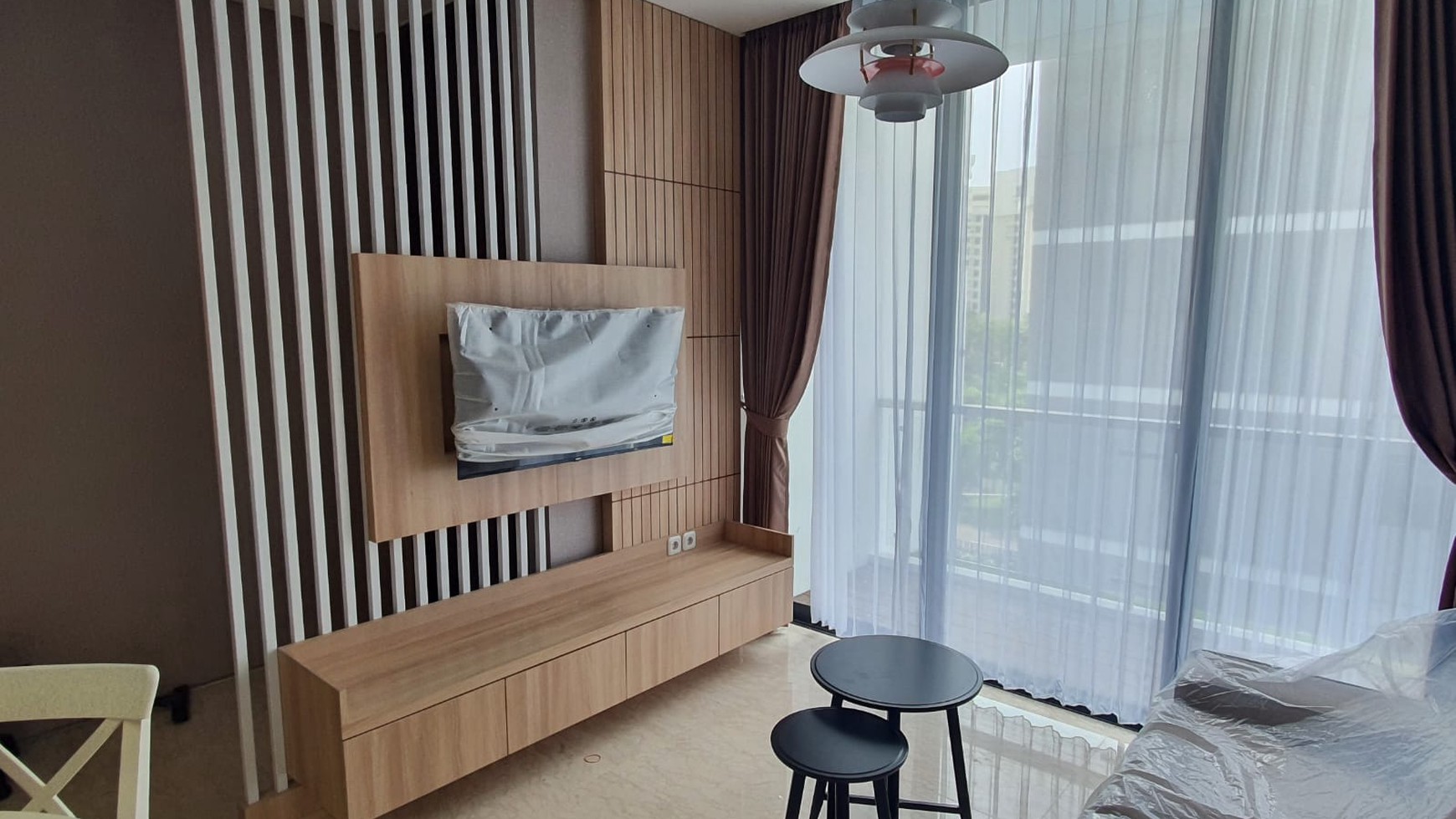 Disewakan Apartemen The Rosebay tipe 2 Bedroom Full Furnished Baru Modern Mewah - Graha Famili Surabaya 