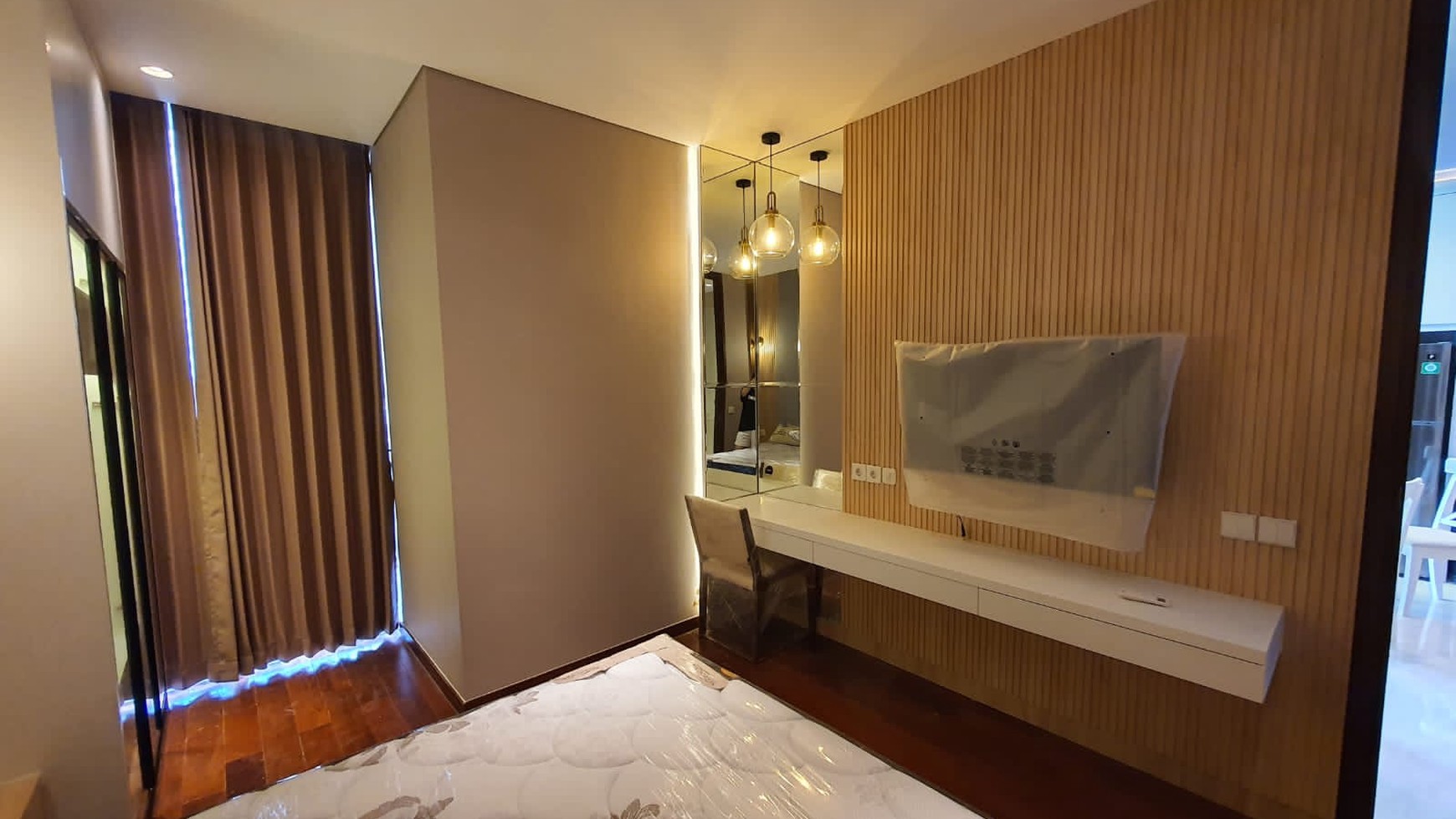 Disewakan Apartemen The Rosebay tipe 2 Bedroom Full Furnished Baru Modern Mewah - Graha Famili Surabaya 