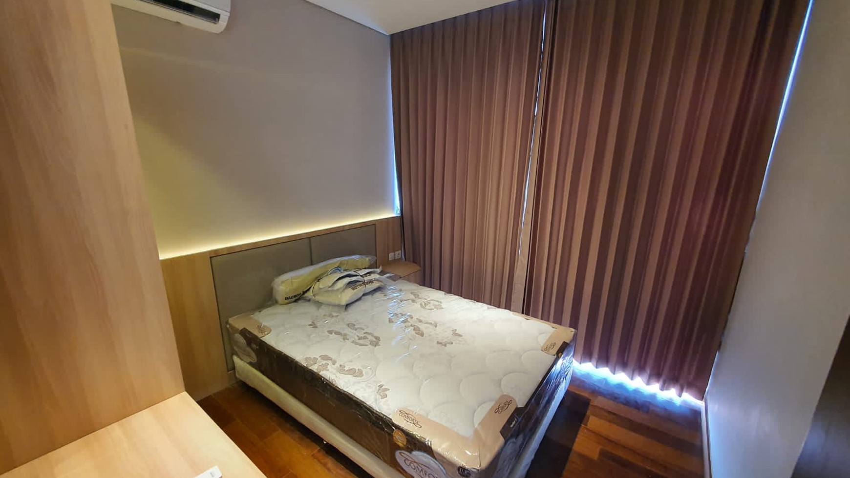 Disewakan Apartemen The Rosebay tipe 2 Bedroom Full Furnished Baru Modern Mewah - Graha Famili Surabaya 