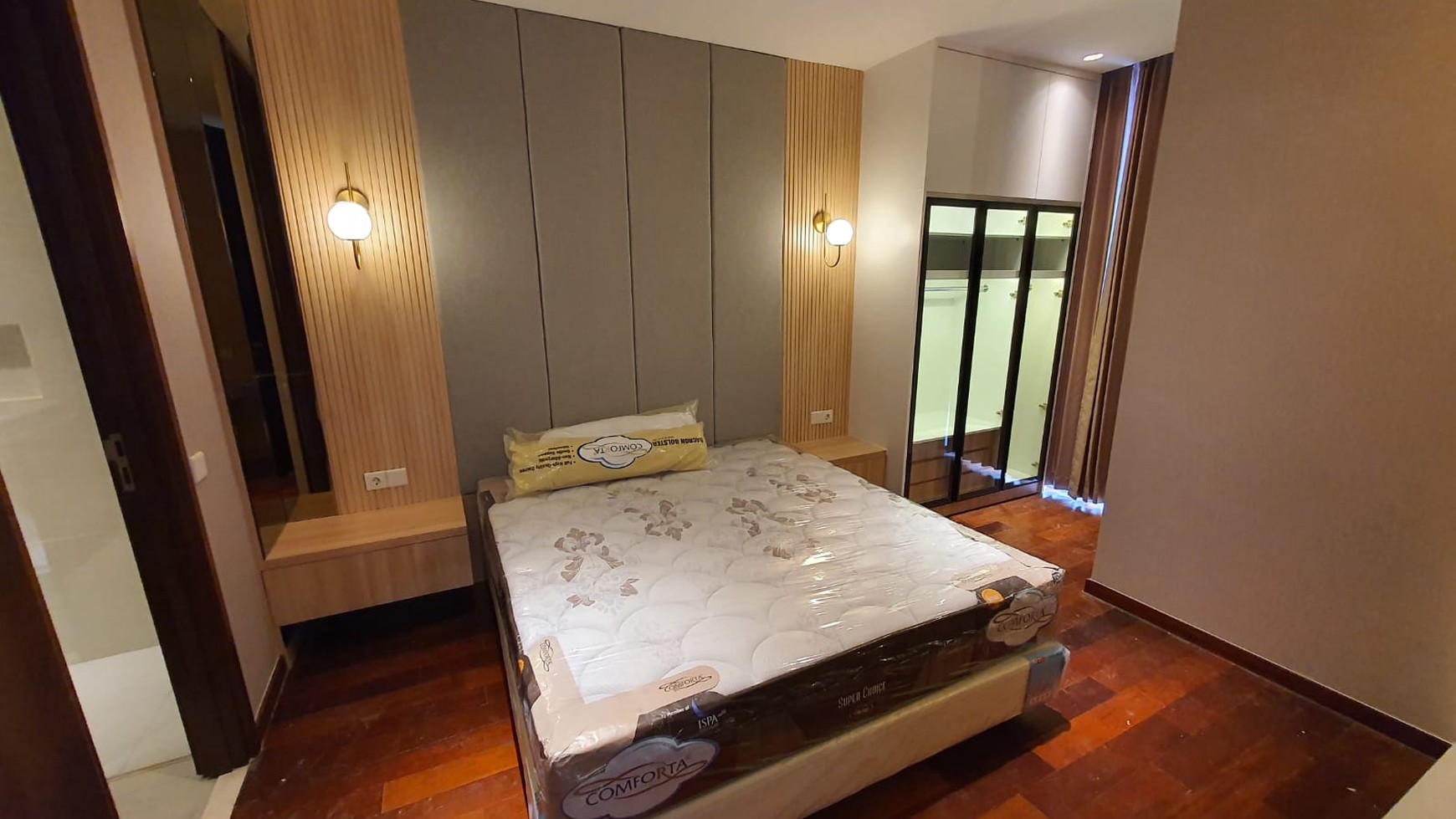 Disewakan Apartemen The Rosebay tipe 2 Bedroom Full Furnished Baru Modern Mewah - Graha Famili Surabaya 