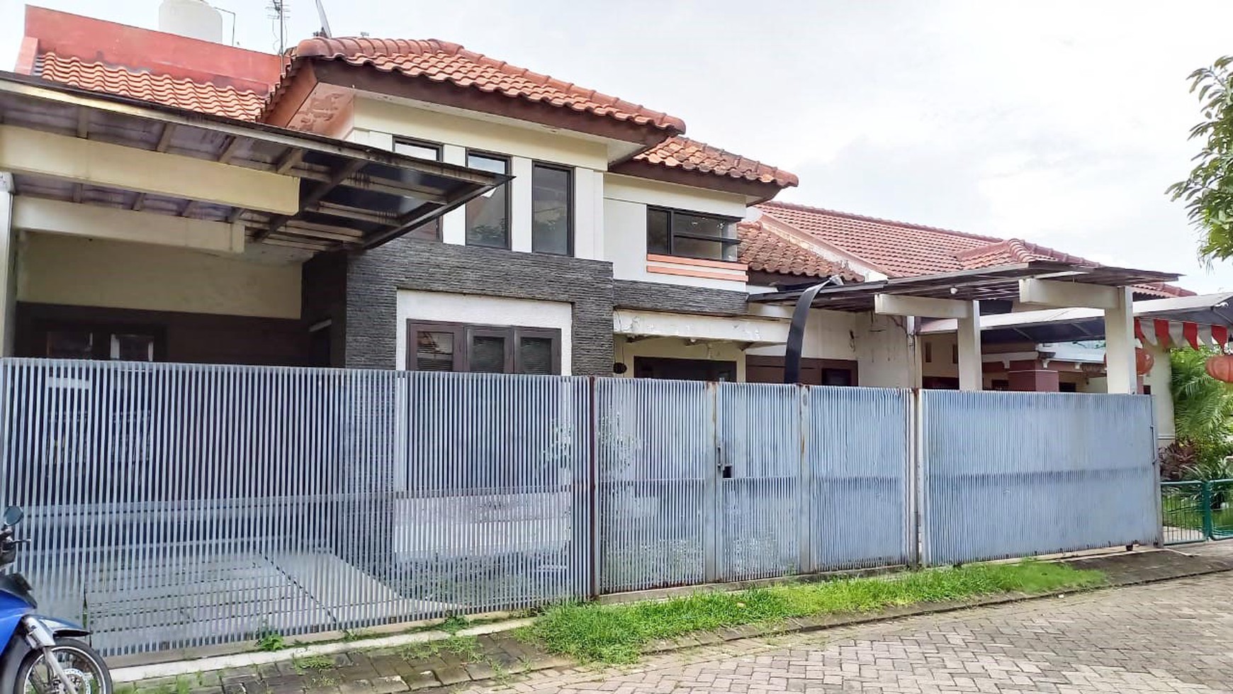 Rumah di Citra Harmoni Sidoarjo, Bagus + Terawat, 2 Lantai, Hadap Selatan 