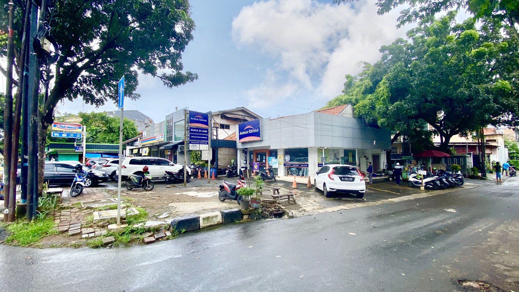 Rumah dan Tempat Usaha Prime Area di Supomo