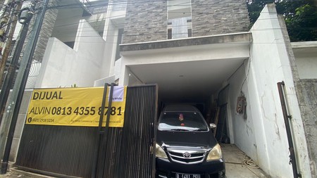 Dijual Rumah Baru Area Kemang, TURUN HARGA!!