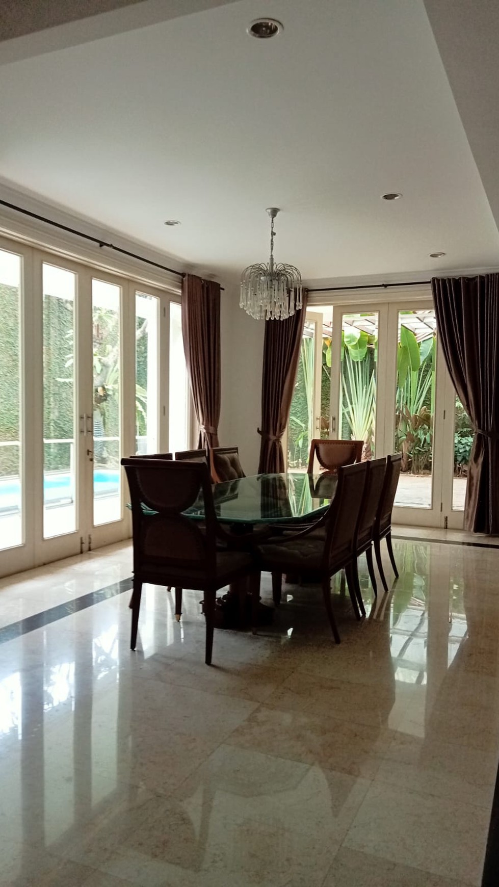 Jual cepat Rumah Furnished dan S. Pool 2 Lantai di Bintaro Jakarta Selatan