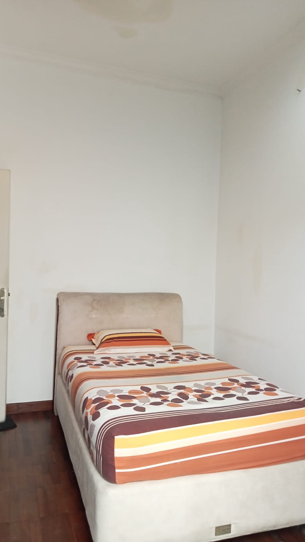 Jual cepat Rumah Furnished dan S. Pool 2 Lantai di Bintaro Jakarta Selatan