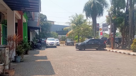 Ruko Siap Pakai, Strategis depan Apartemen Emerald Bintaro