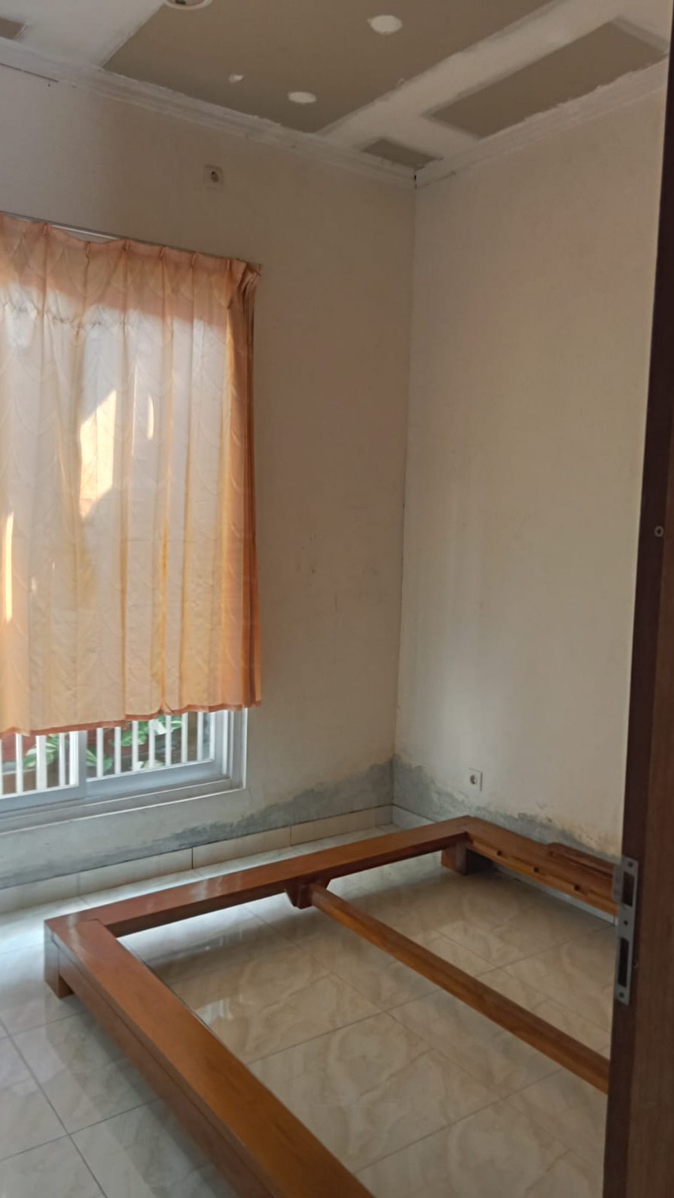 Dijual Rumah 2 Lantai Siap Huni dengan Kondisi Terawat Baik @Villa Pamulang Mas