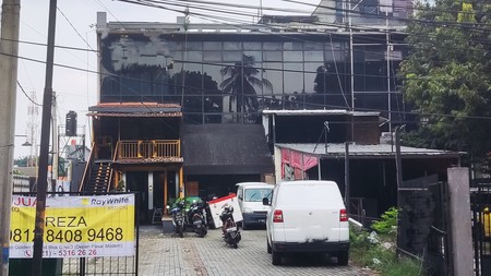 Termurah Banting Harga. Ruko gandeng di Jl Raya Pasar Minggu Jakarta Selatan