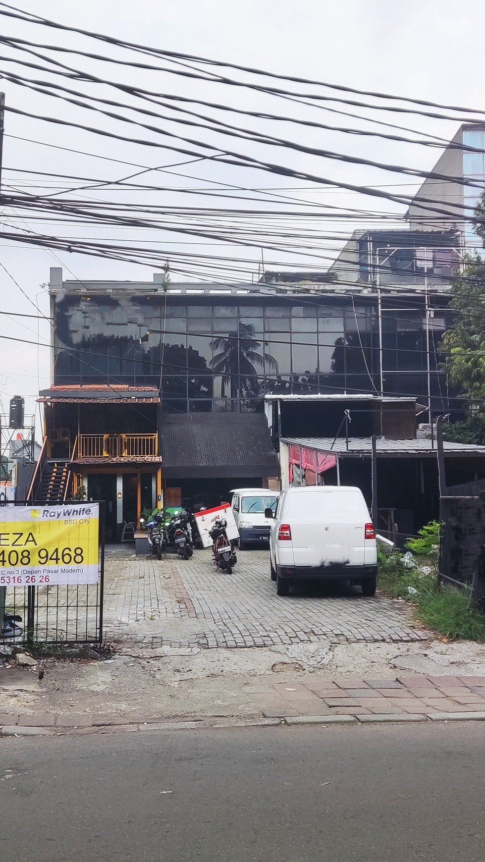 Termurah Banting Harga. Ruko gandeng di Jl Raya Pasar Minggu Jakarta Selatan