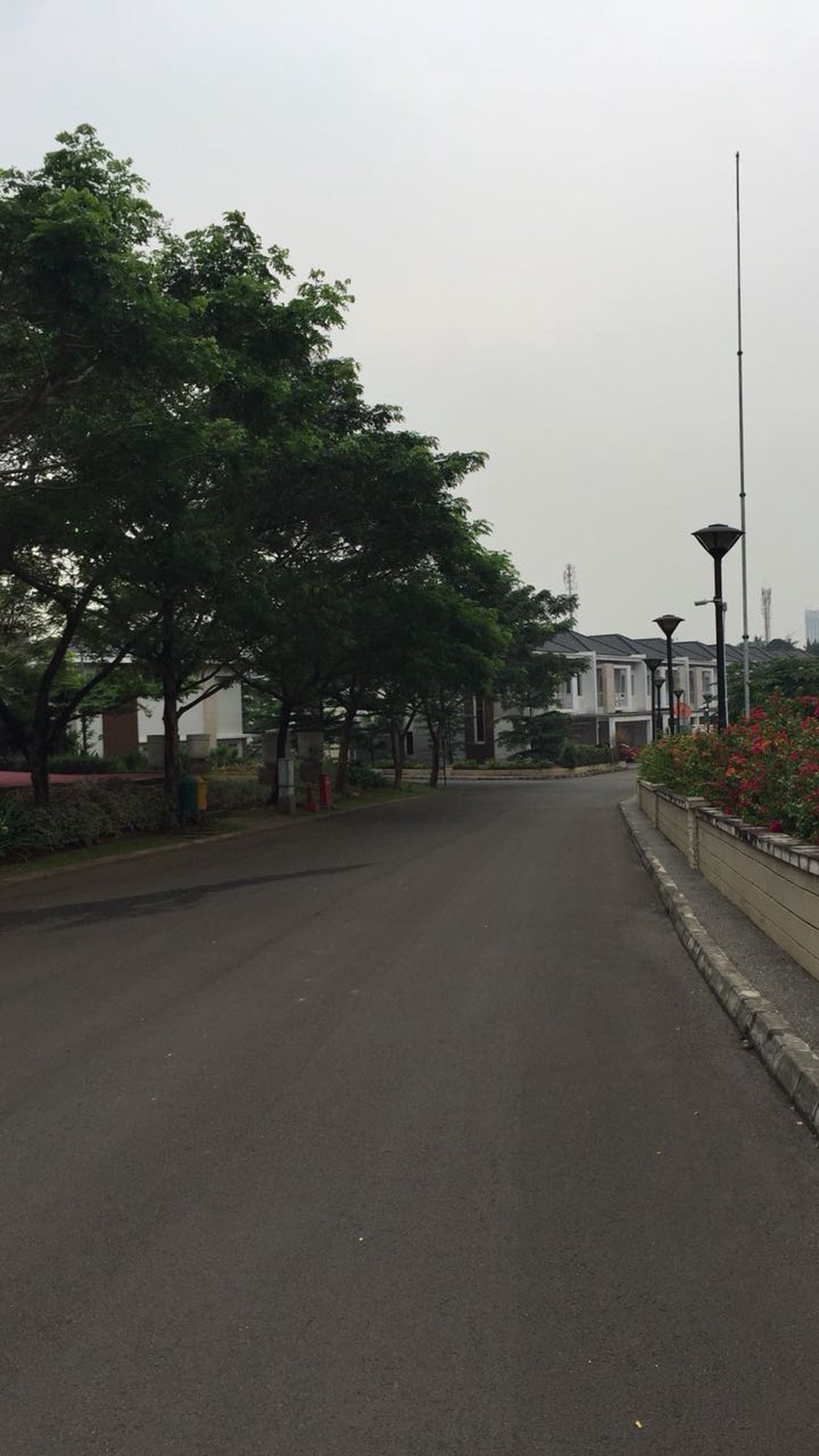 Rumah River Valley lebak bulus Mewah minimalis dalam cluster