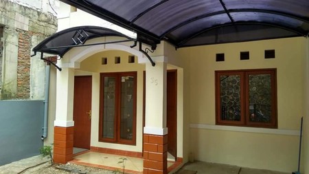 Sewa rumah mungil di Puri Depok Mas