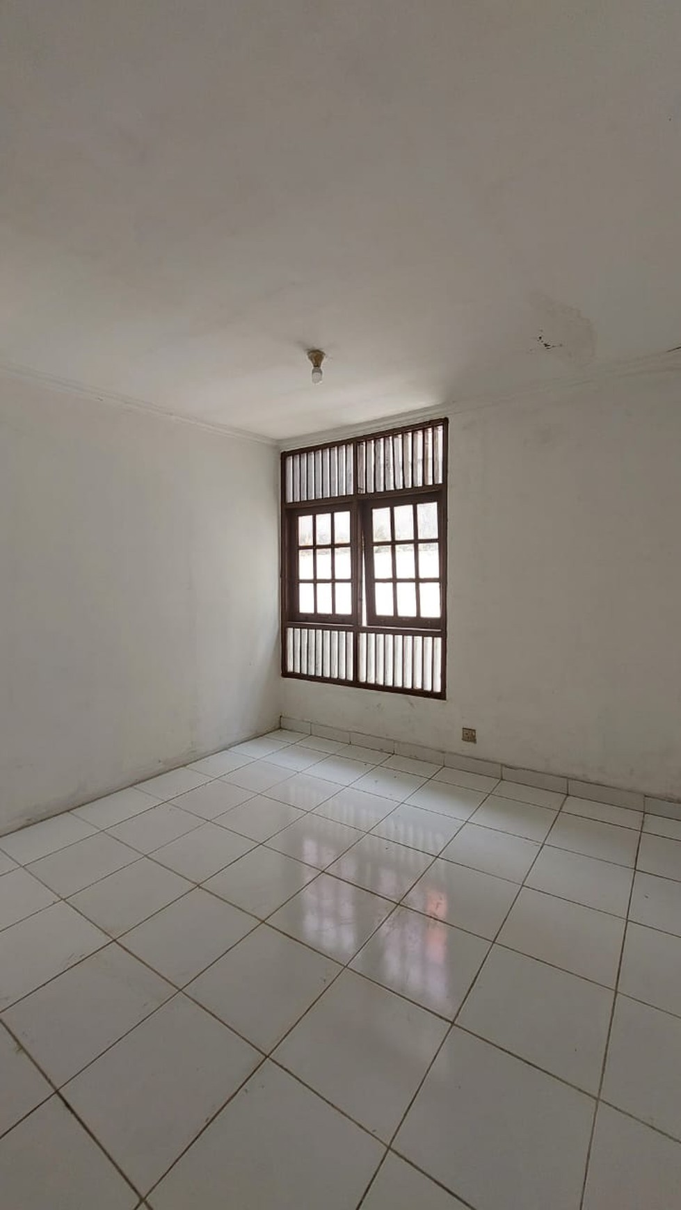 Rumah usaha pinggir jalan  di bintaro Jaya sektor 2