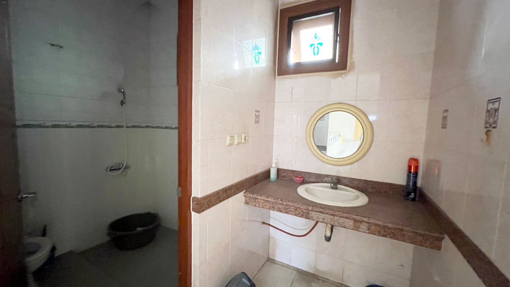 Rumah di Pondok Mutiara Sidoarjo, 2 Lantai, Semi Furnished, Lingkungan Elite, dekat Pintu Tol Sidoarjo, dekat Mall, Hotel, RS dsb