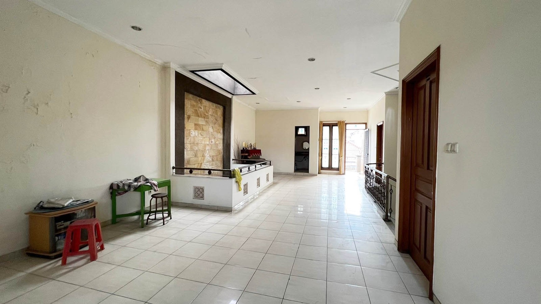 Rumah di Pondok Mutiara Sidoarjo, 2 Lantai, Semi Furnished, Lingkungan Elite, dekat Pintu Tol Sidoarjo, dekat Mall, Hotel, RS dsb