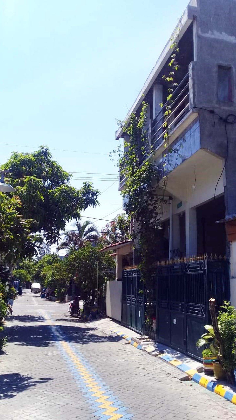 Rumah di Babatan Indah - Wiyung, Bagus + Terawat, Siap Huni