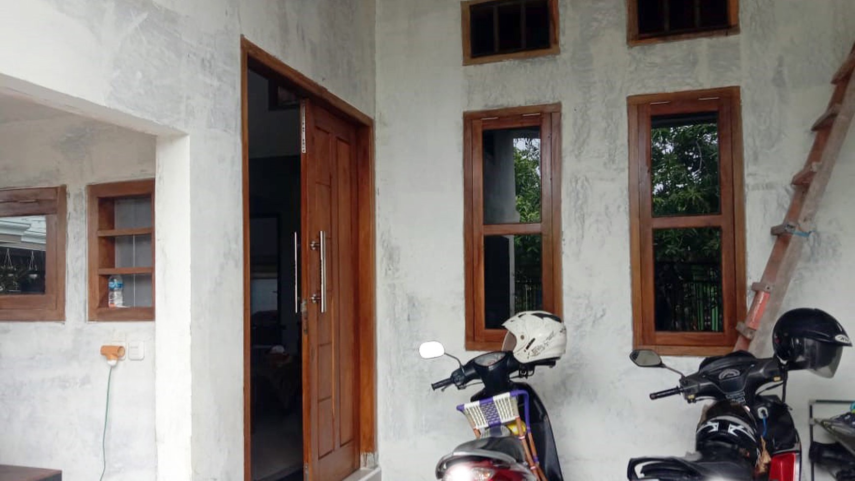 Rumah di Babatan Indah - Wiyung, 2 Lantai, Renov Total