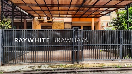 Rumah 2 Lantai Lokasi dekat Jalan Raya Full Furnished Area Jagakarsa