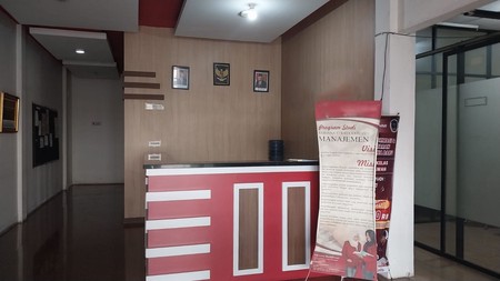 Ruko Gandeng 4 Siap Pakai dan Lokasi Strategis Pinggir Jalan Raya Juanda, Ciputat