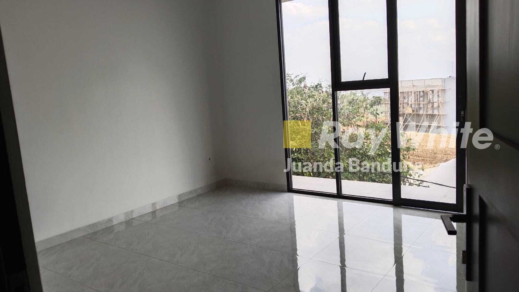 Bagus Rumah Baru 2,5 lantai di Setiabudi Regency siap huni Bandung Utara