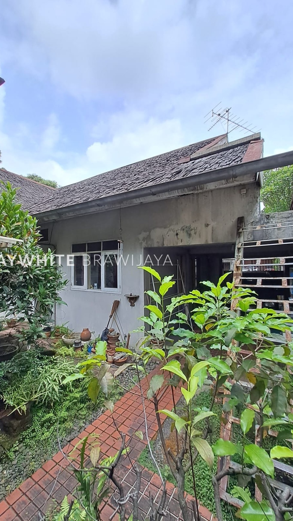 Rumah Tua Hitung Tanah Lokasi Strategis Area Kebayoran Baru