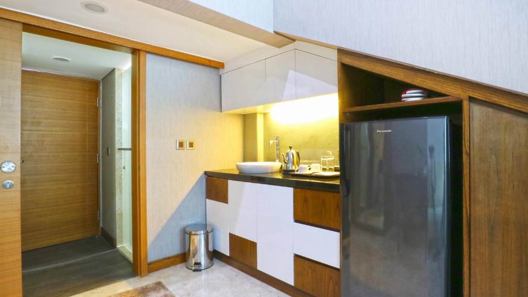 Apartemen Penthouse 1 Br dengan Living Room luas Full furnished di Baile Tower, Menteng.